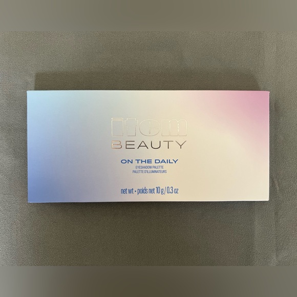 Item Beauty On the Daily Eyeshadow Palette, New in Box, Full Size, 10 Shades - Picture 3 of 6